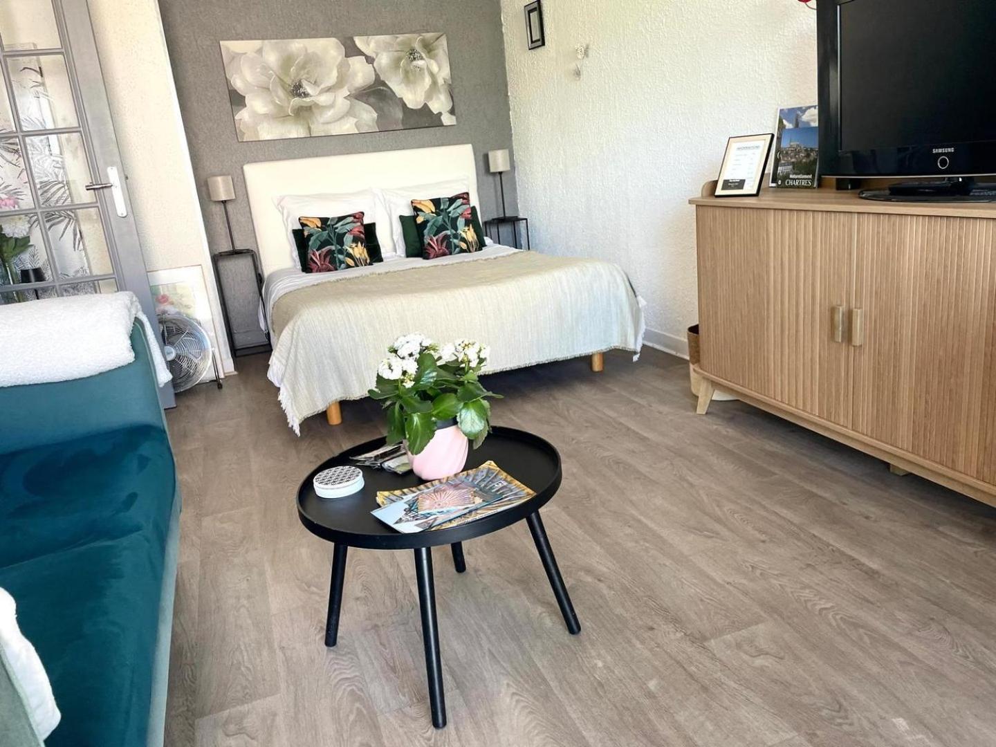 Le Clos Pichot - Studio Avec Balcon, Parking Prive - 5Mn Gare Σαρτρ Εξωτερικό φωτογραφία